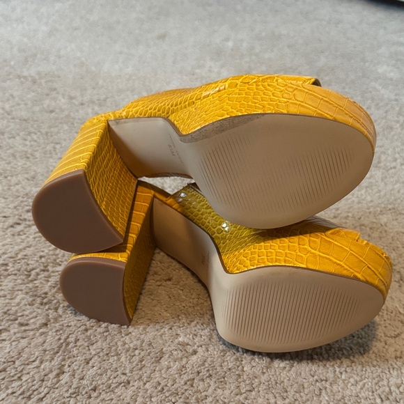 Nine West Ravyn Mules - Picture 4 of 4